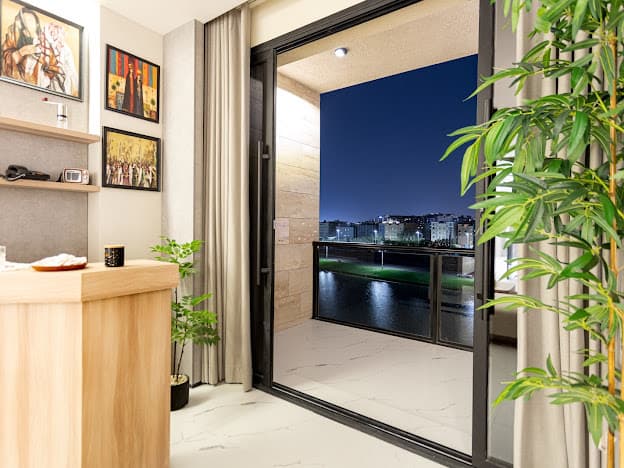 شقه ببلكونه مطله على البحر 7