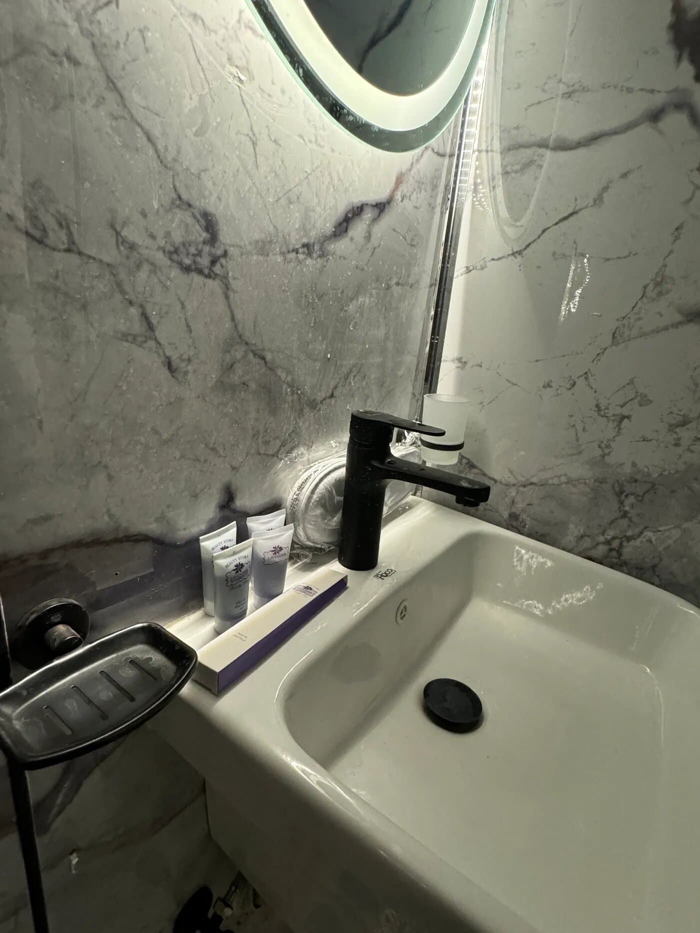 استديو هادئ بدخول ذاتي 7