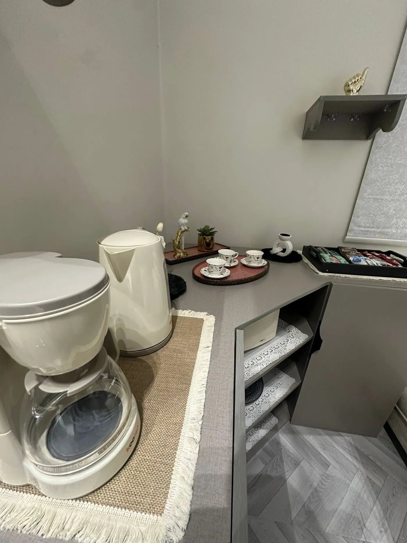 استديو هادئ بدخول ذاتي 12