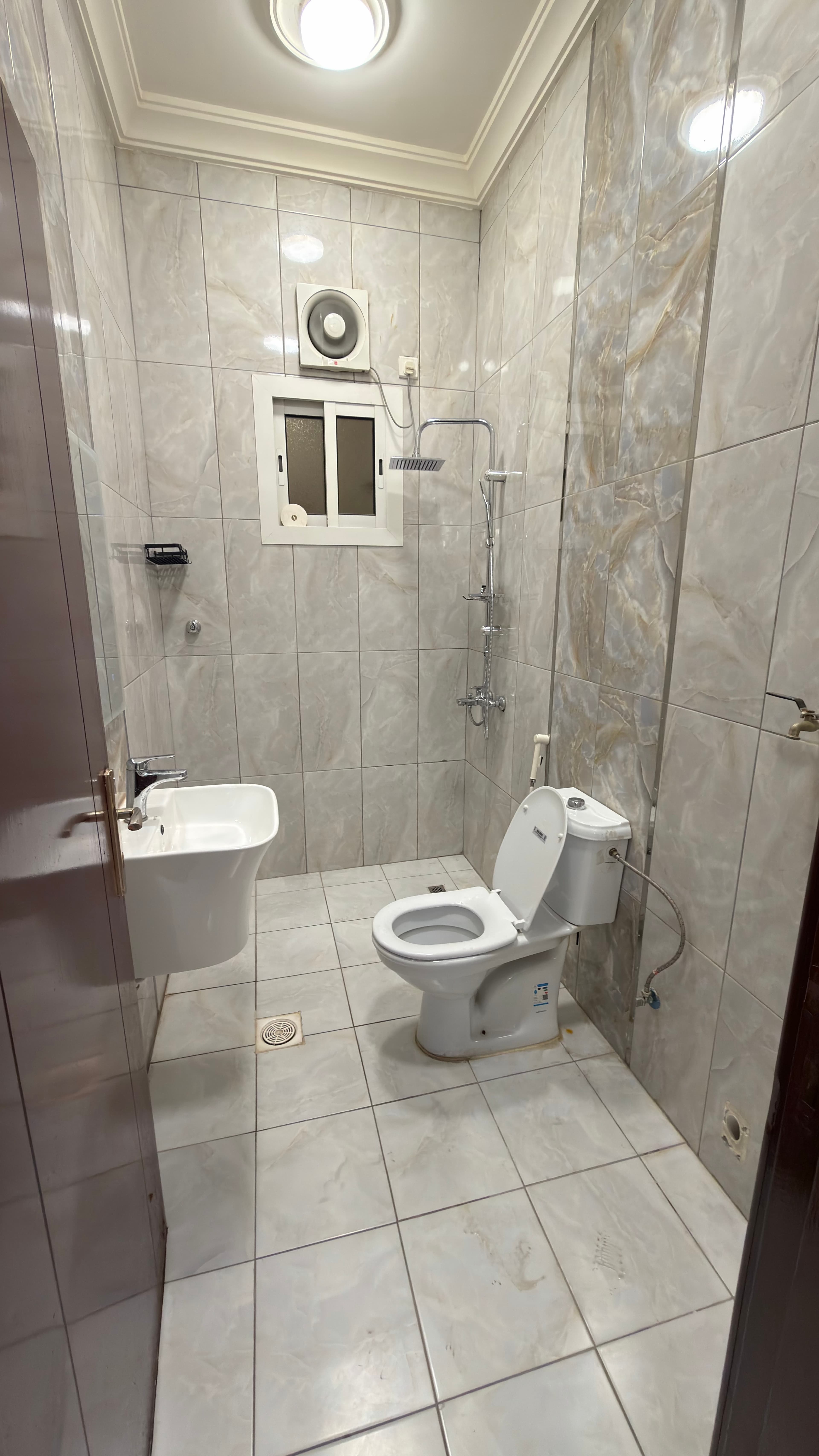 شقة انيقة بغرفتين نوم ومطبخ 9