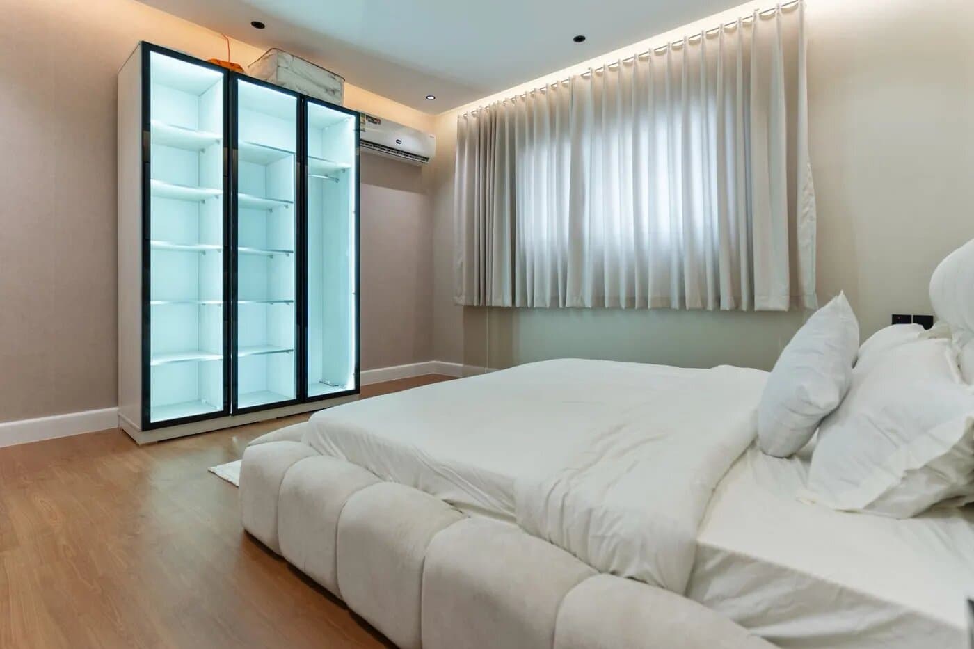 شقة بغرفة نوم ومعيشة 2