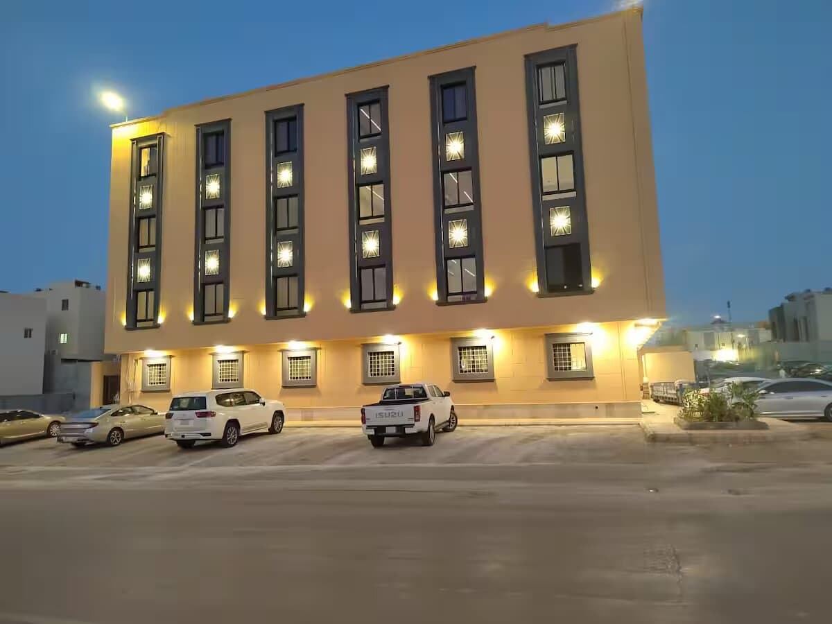 شقة في الملقا 11