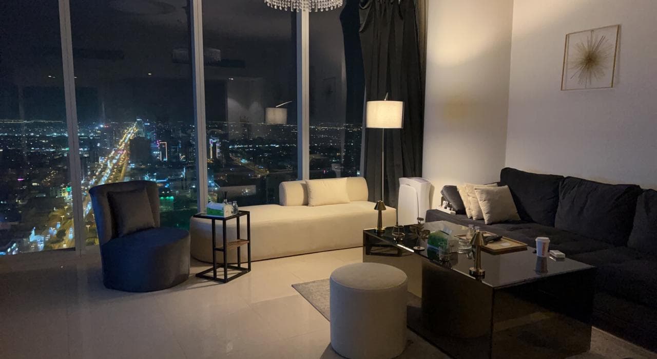 شقة فاخرة في برج مميز 1