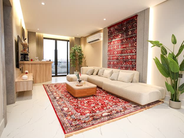 شقه ببلكونه مطله على البحر 1