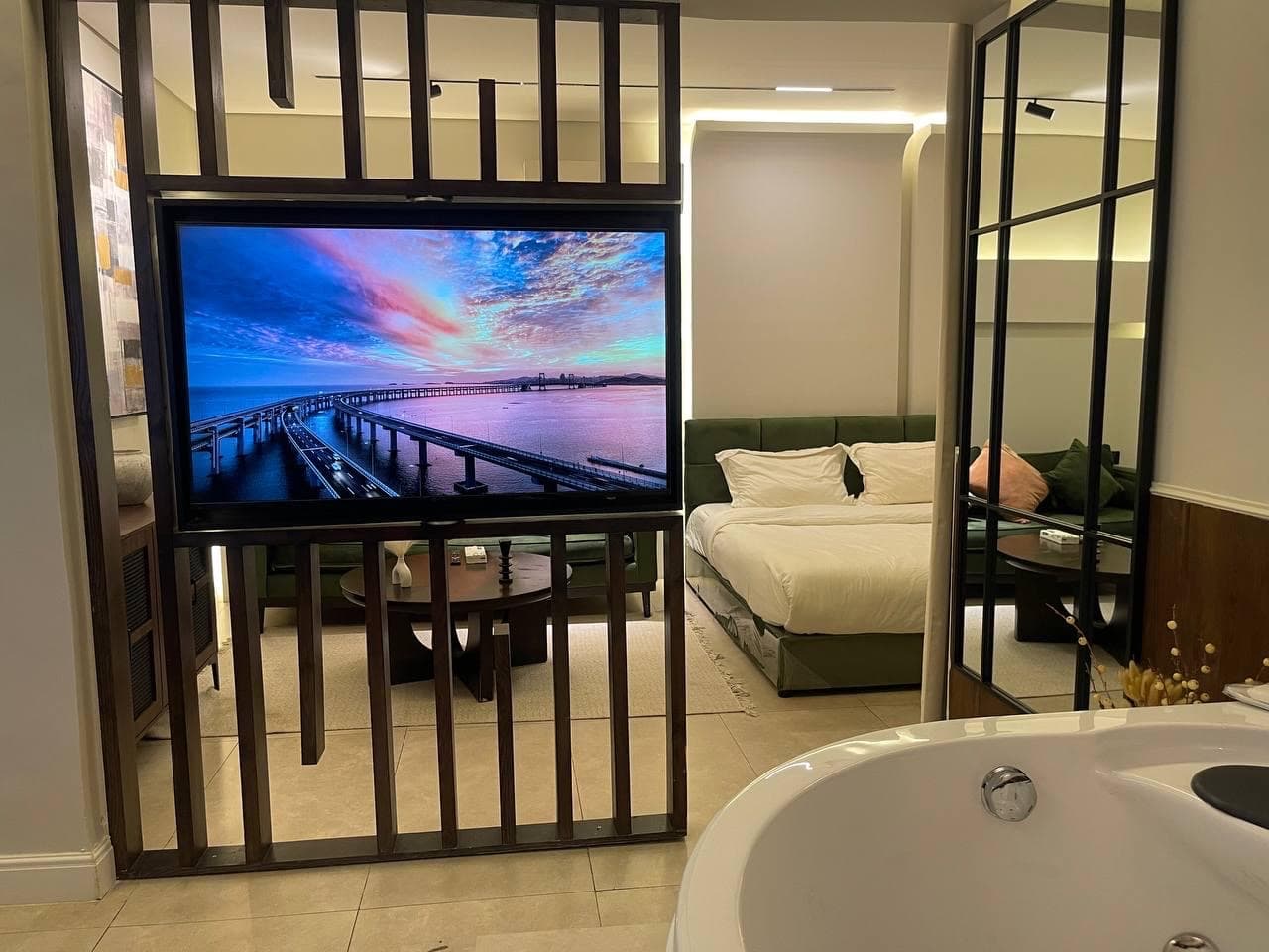 استديو واسع بجاكوزي property view