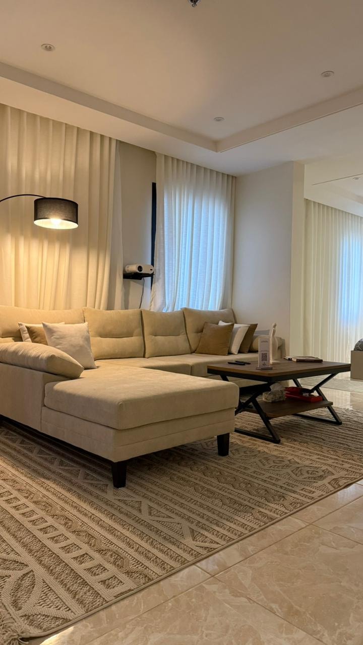 شقة بصالة مريحة وغرفة نوم 8