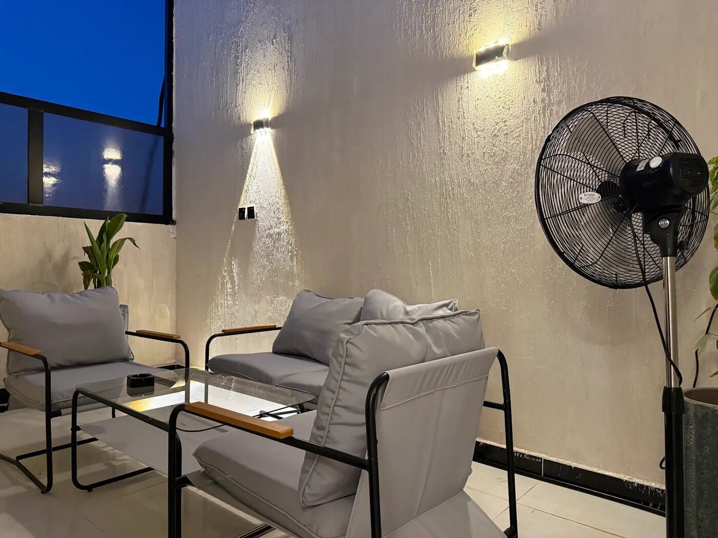 استديو هادئ بسرير ماستر وبلكونه 11