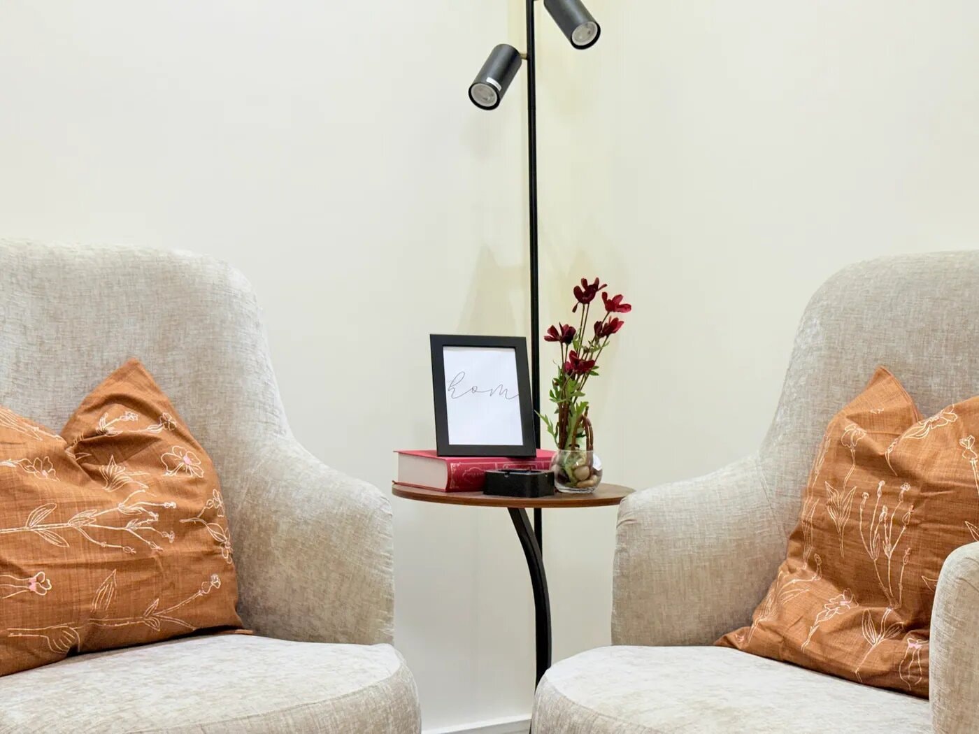 شقة بغرفة نوم وصاله وبلكونه 19