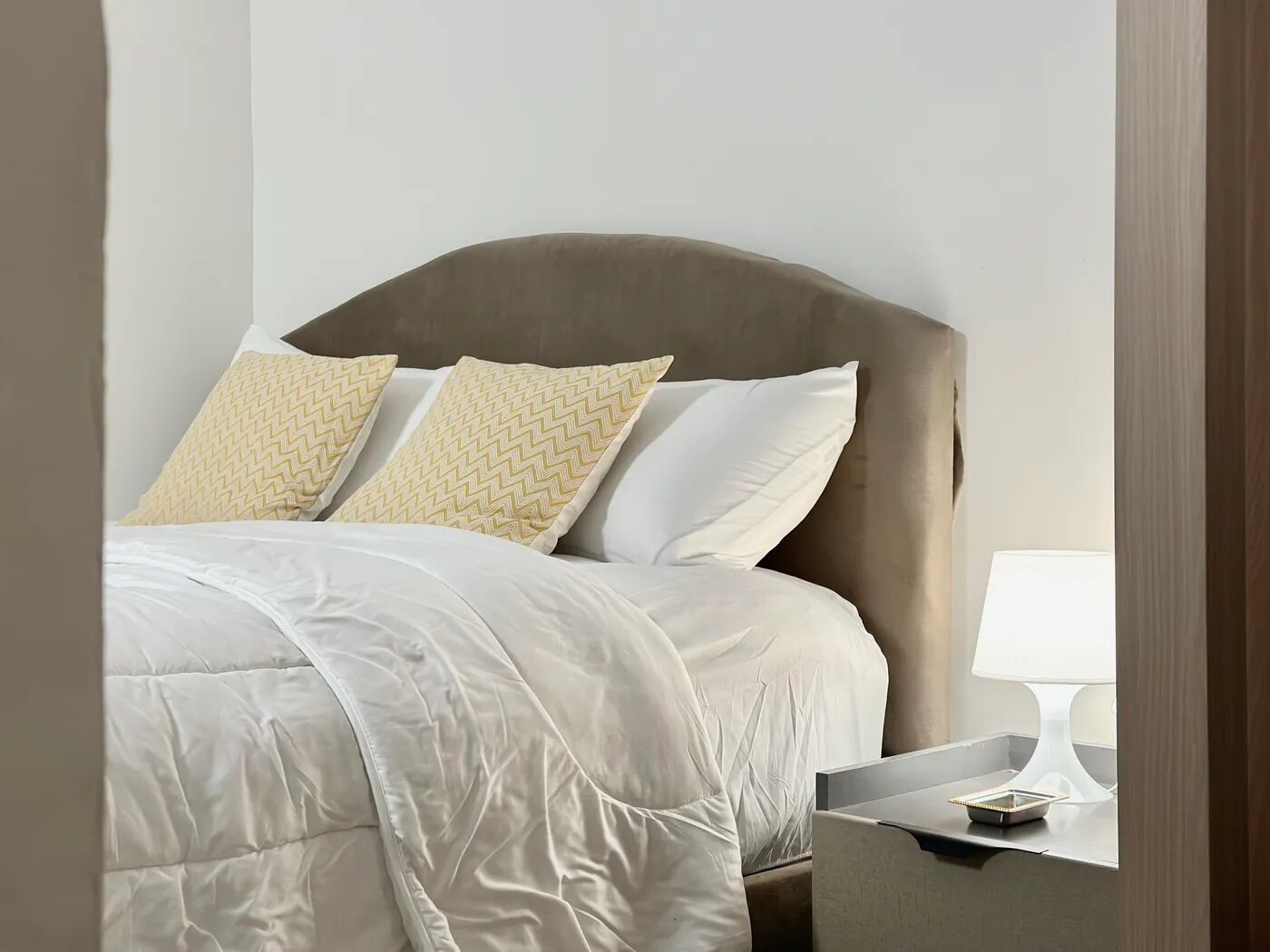 استديو هادئ بسريرماستر بدخول ذكي 11