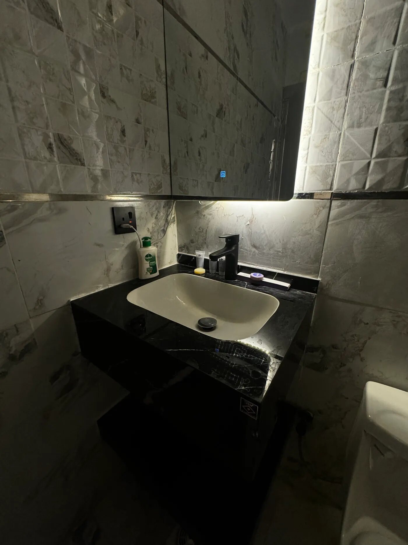 استديو هادئ بدخول ذاتي 13