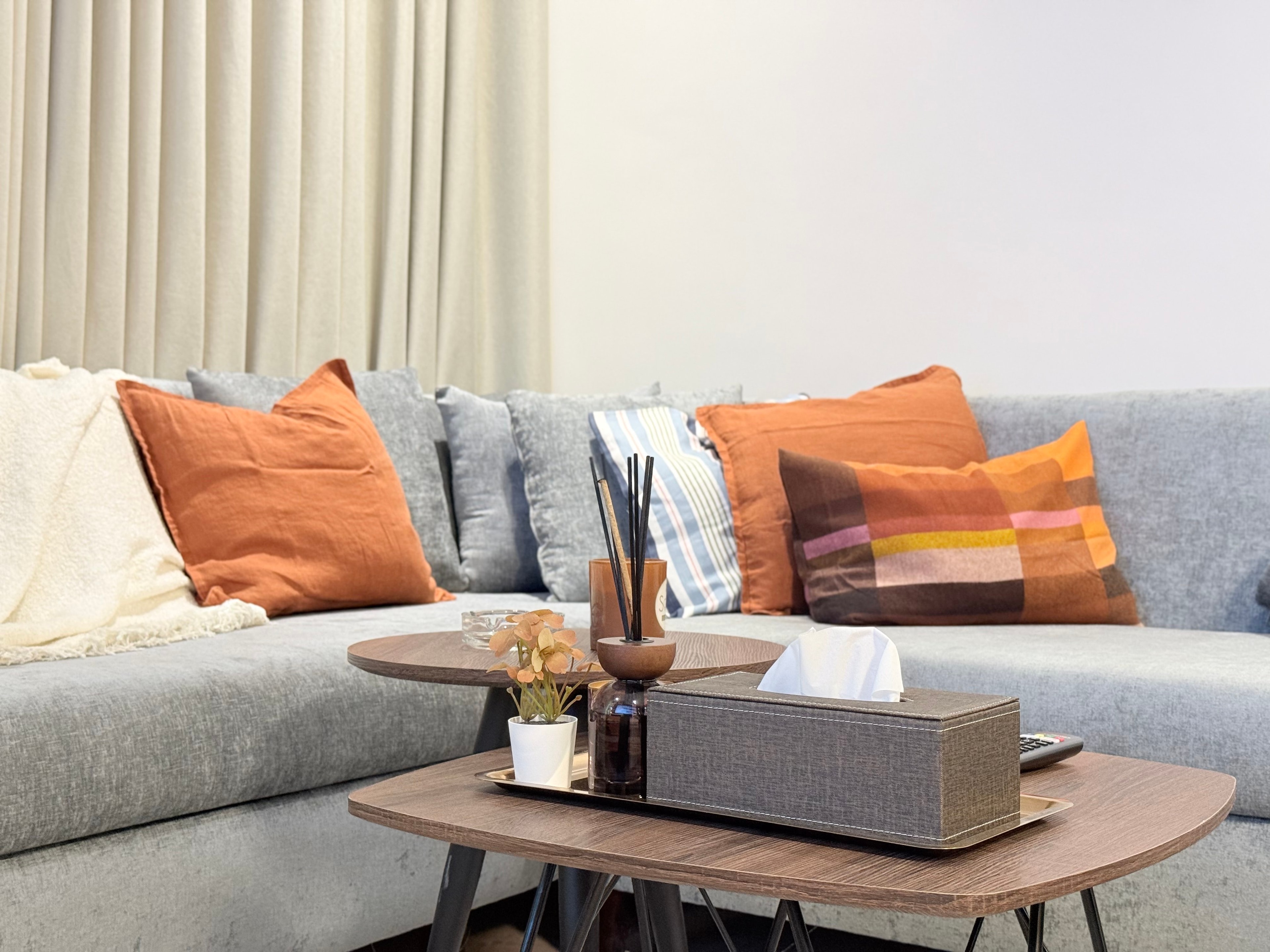 استوديو انيق وهادئ 2