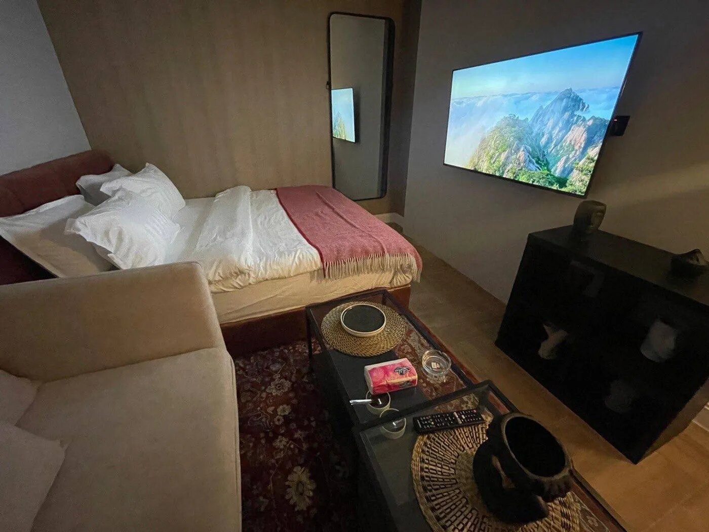 استديو بسرير ماسترS4 4