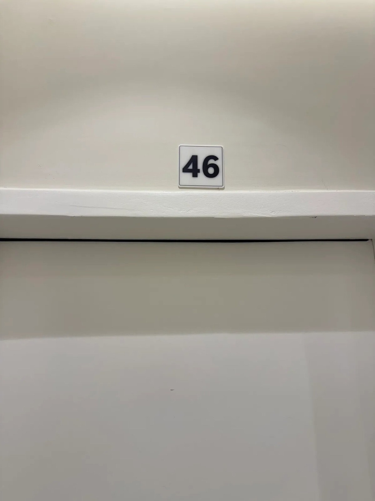 استوديو بسرير ماستر وجلسة جانبية 10