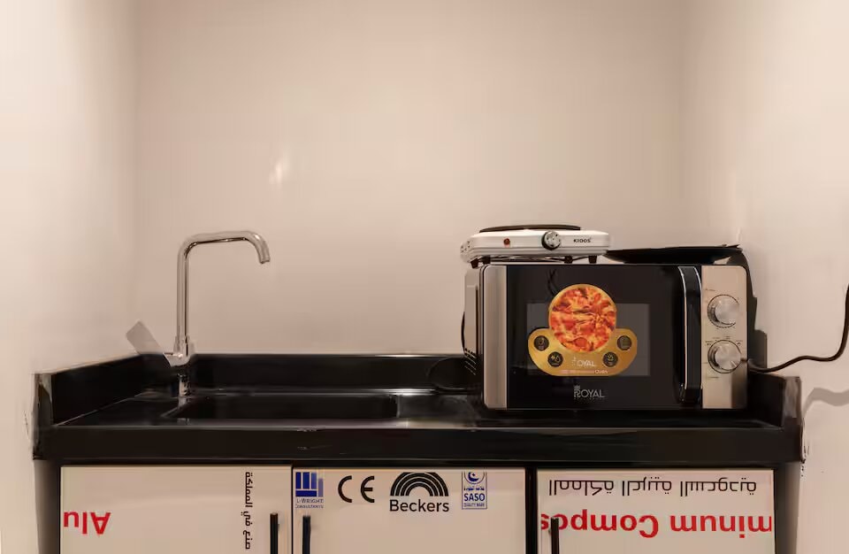 استديو فاخر 8