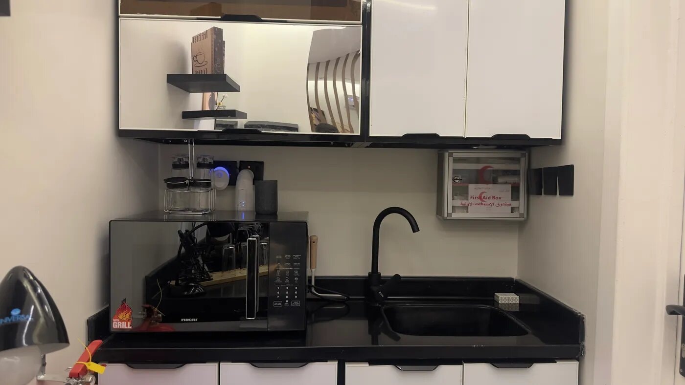 استديو بأثاث مريح 11