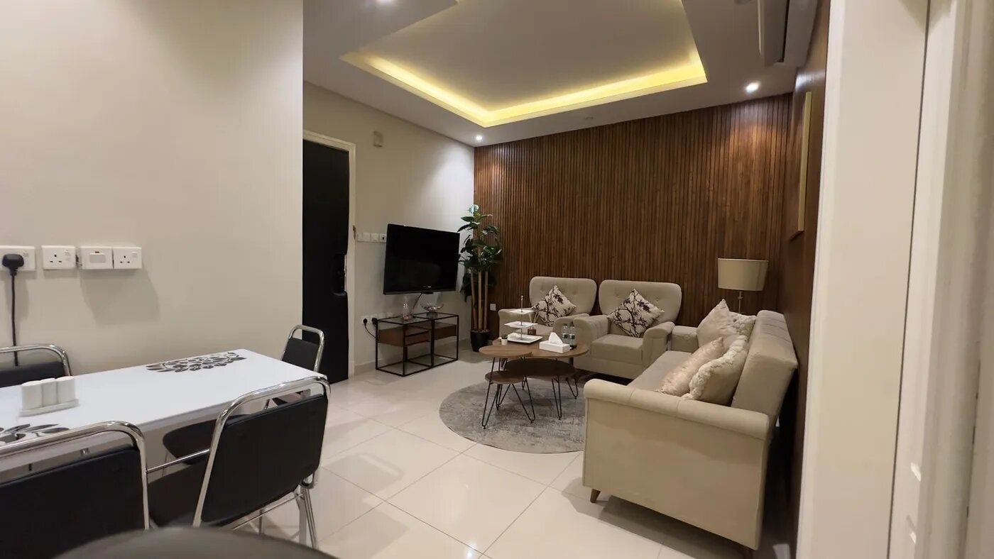 شقة بغرفة معيشة ونوم 3