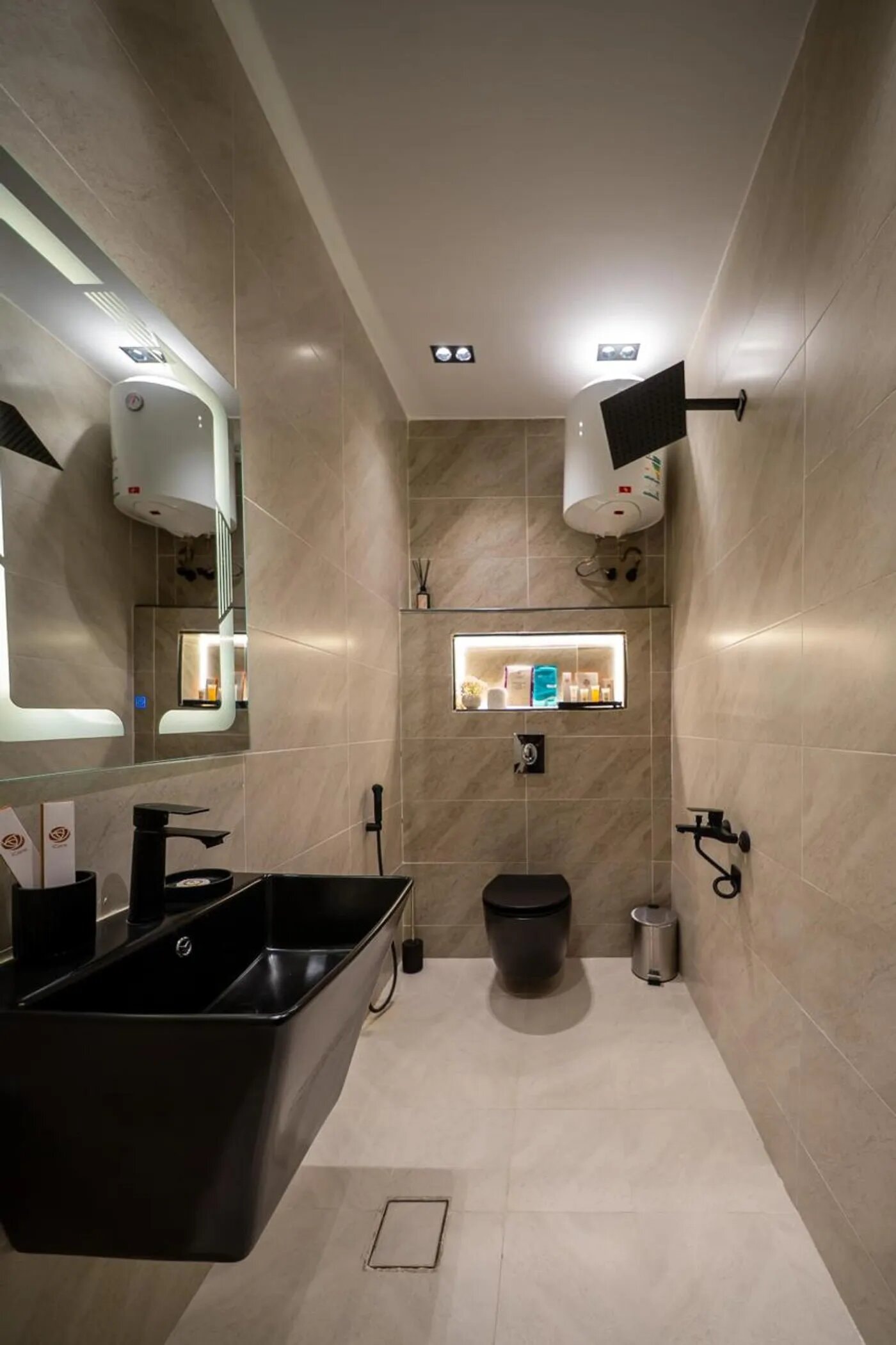 Golden Glow Apt, 65 8