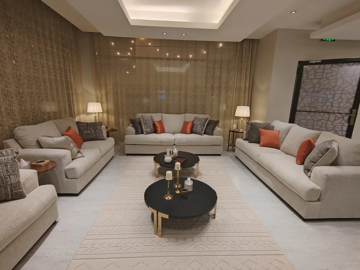 شاليه بصالة أنيقة 2