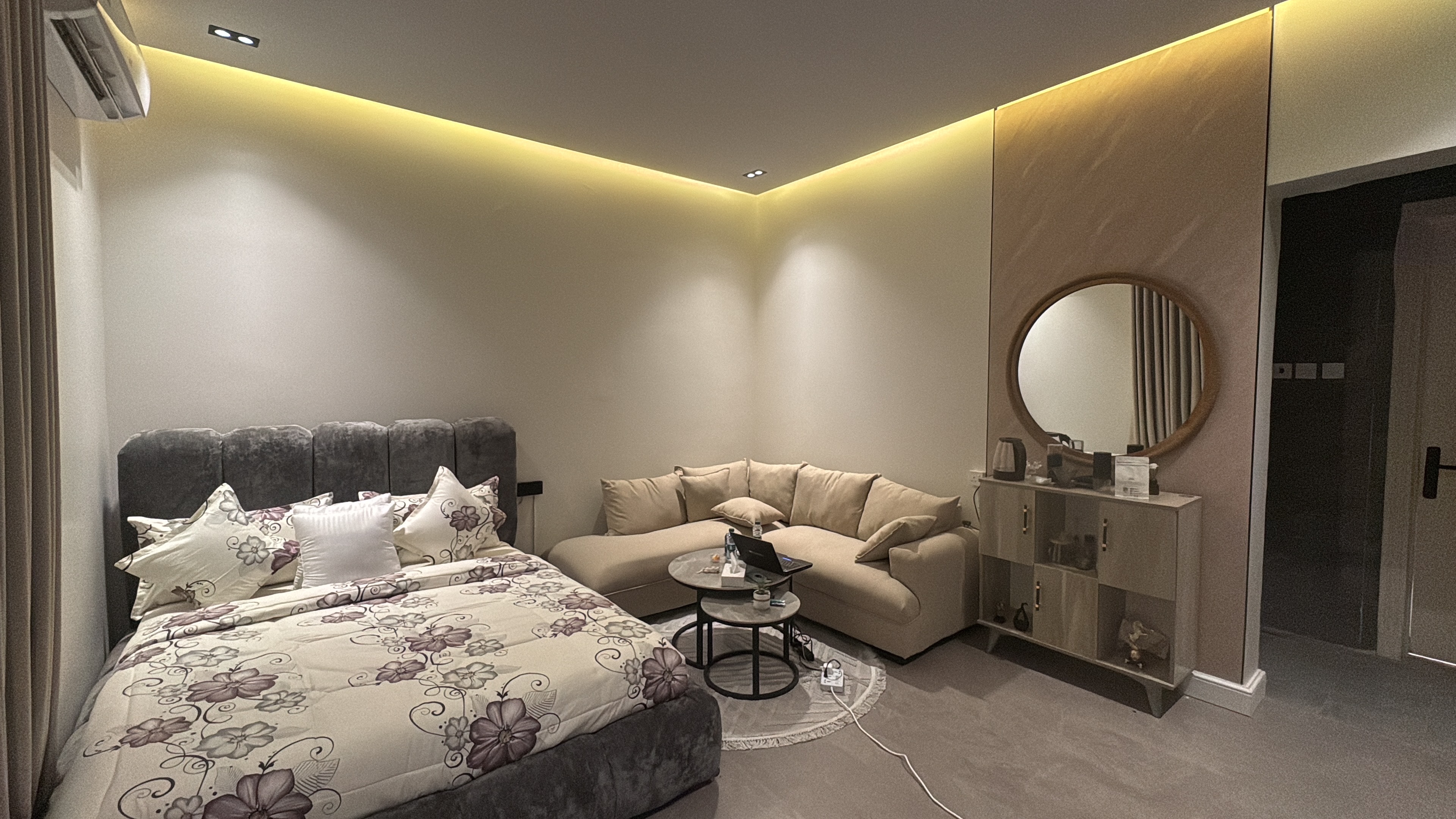 استيديو هادى وأنيق 8