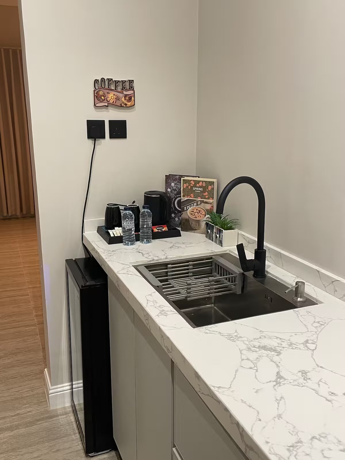 استيديو هادئ ومميز 8