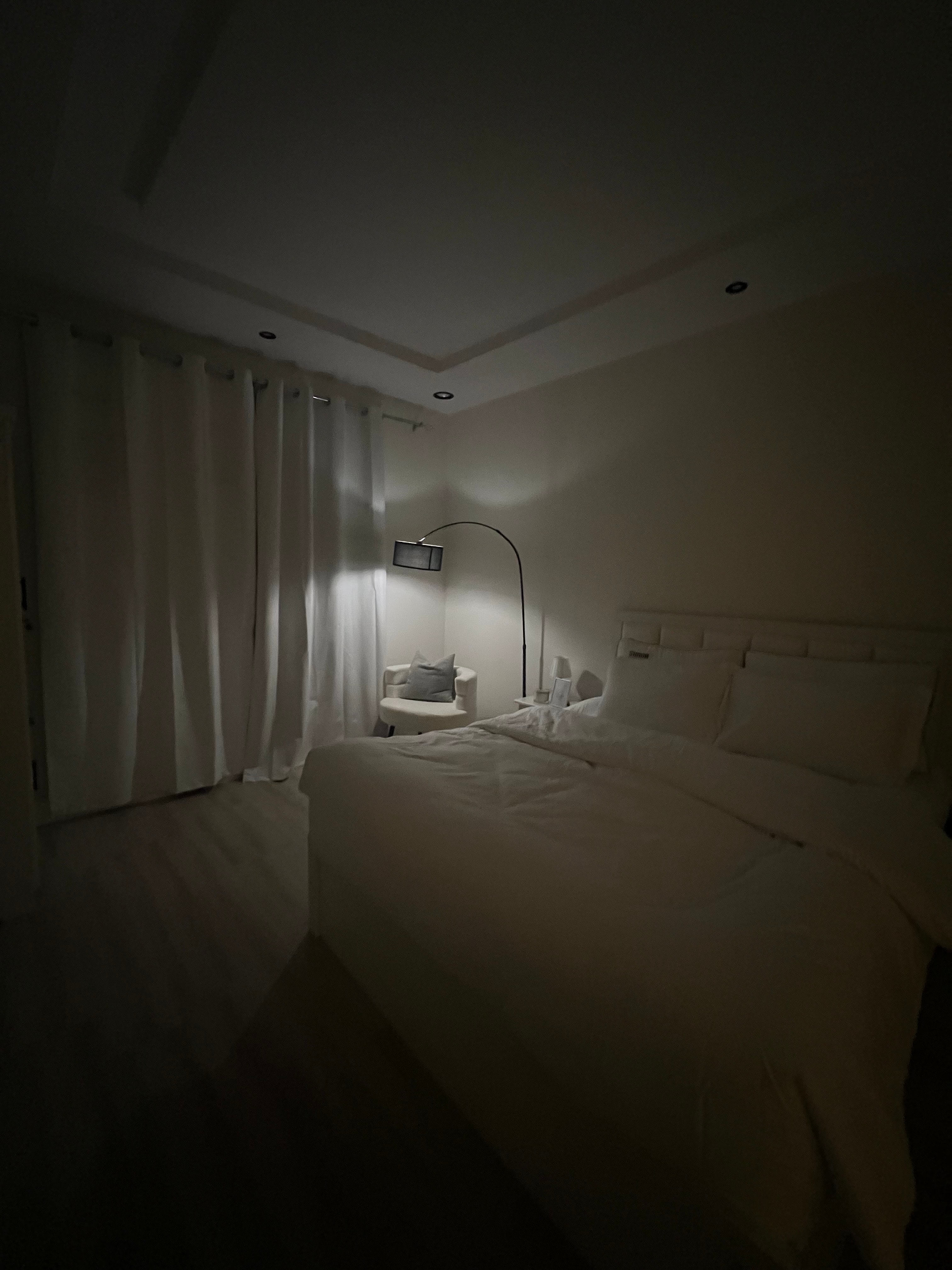 شقة غرفه وصالة مميزة بحي الملقا 9