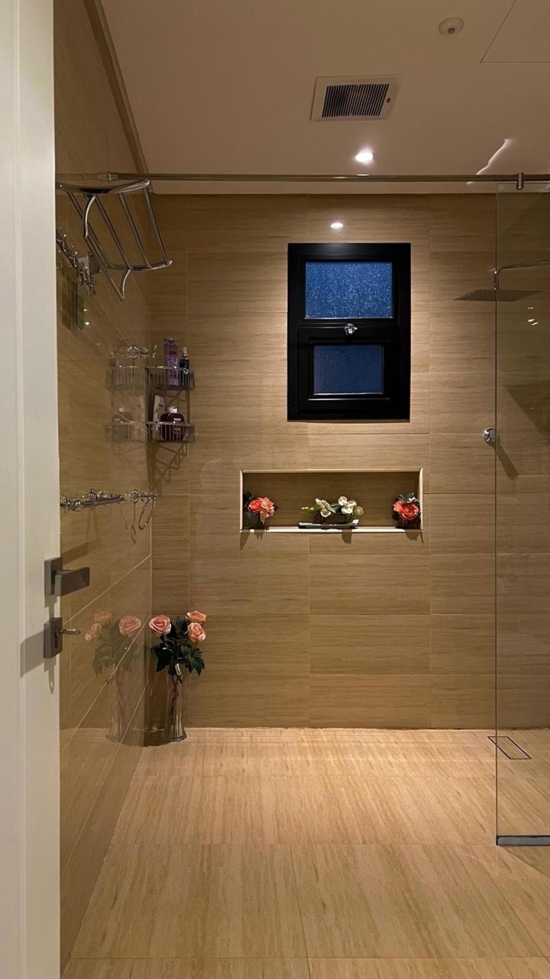 شقة مميزة بحي الملقاا 9