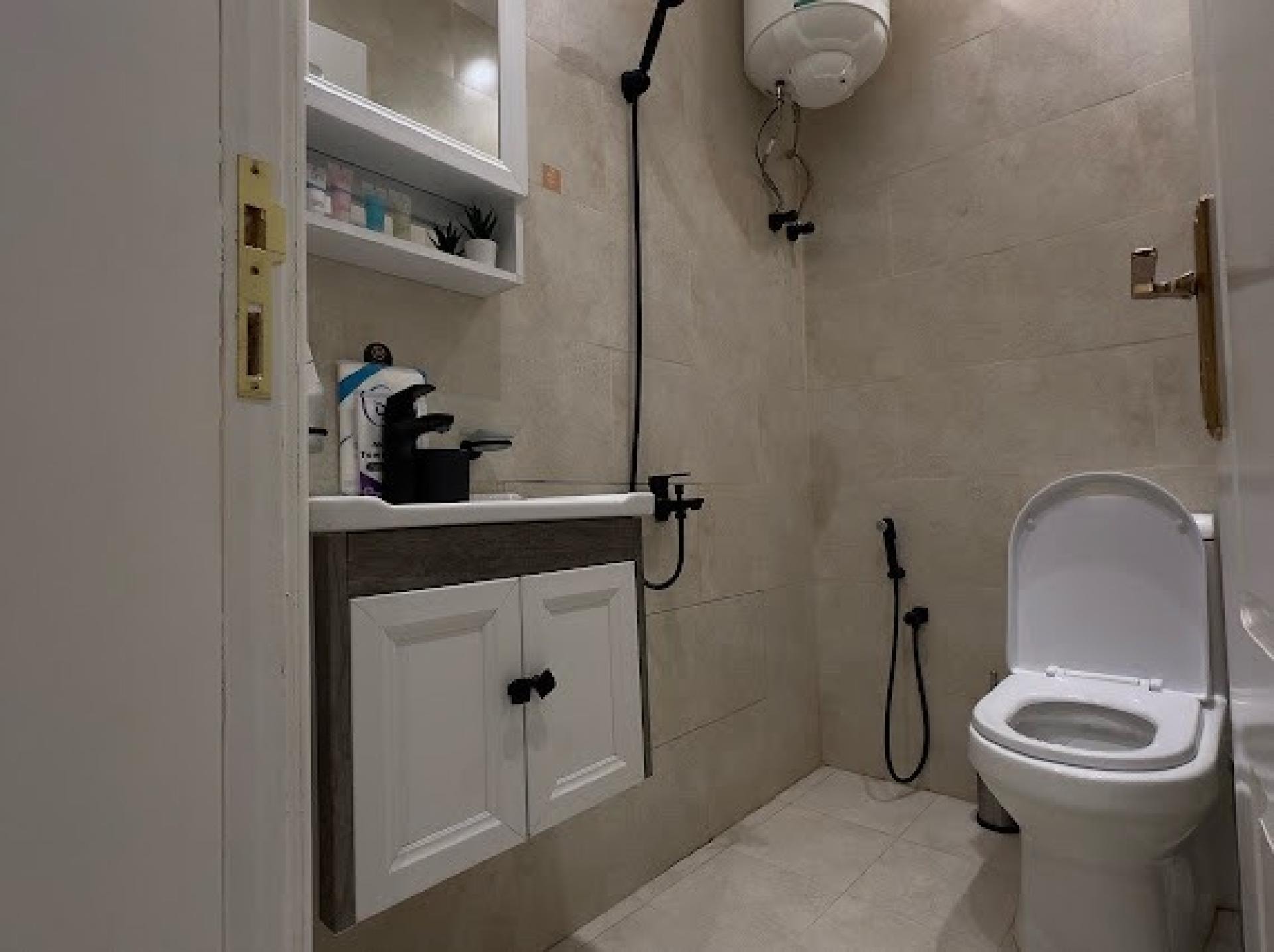 جناح تنفيذي بغرفة وصالة N1B 9