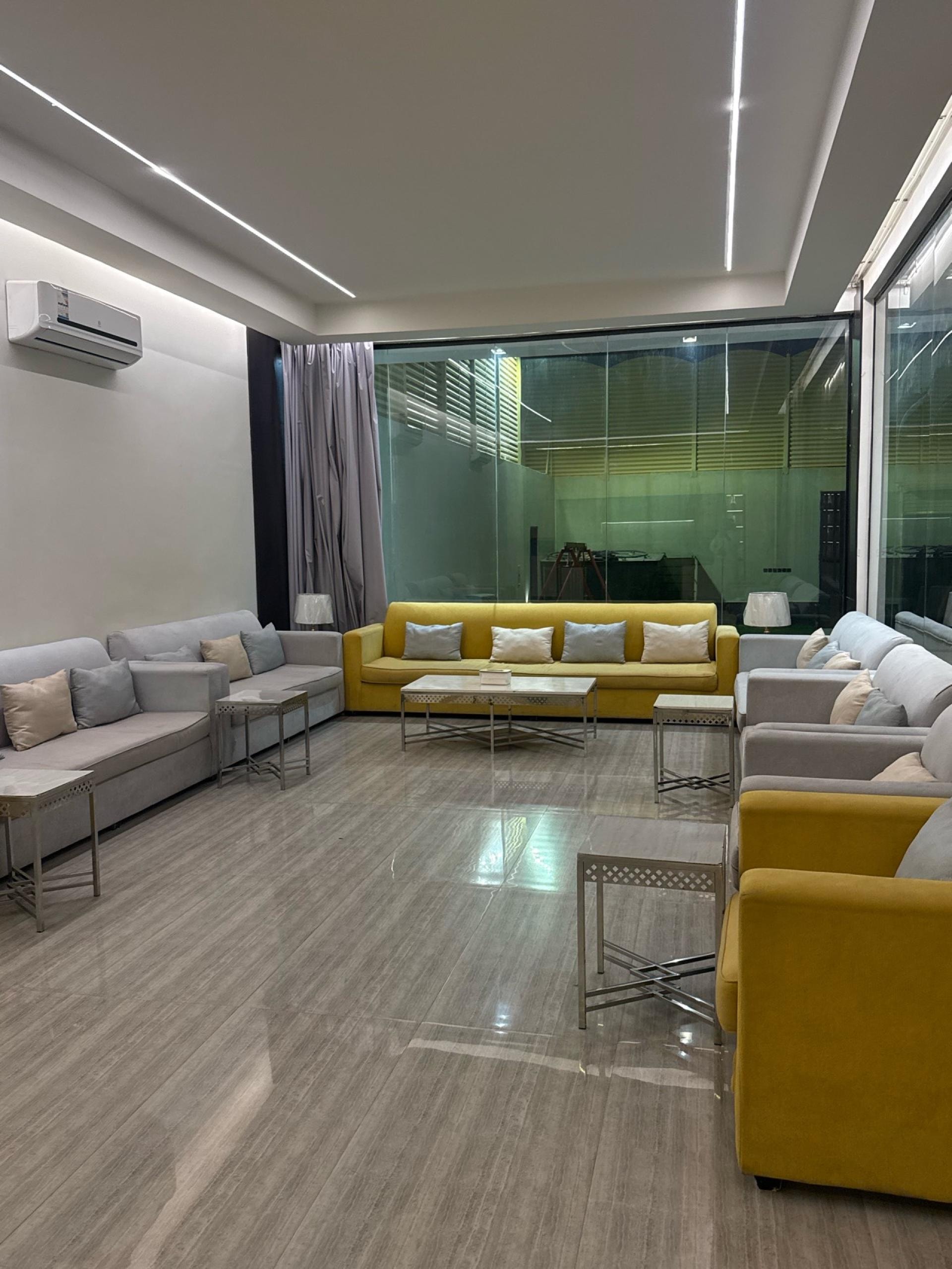 رويال فيينا vip 4