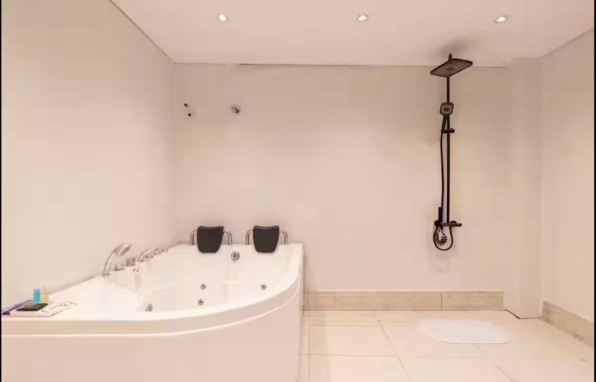 استديو مودرن بجاكوزي دخول ذاتي 5