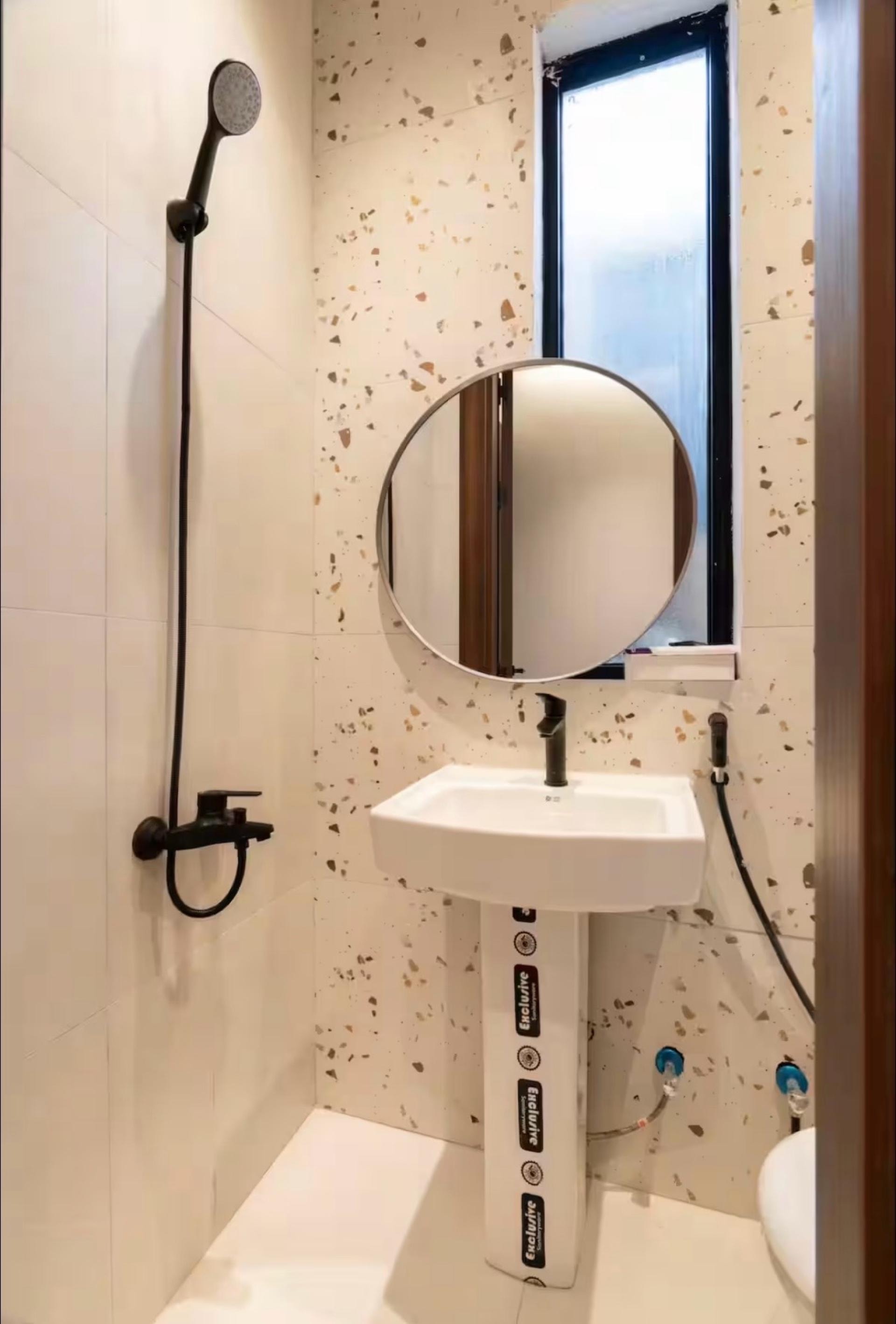 استديو مودرن بجاكوزي دخول ذاتي 8