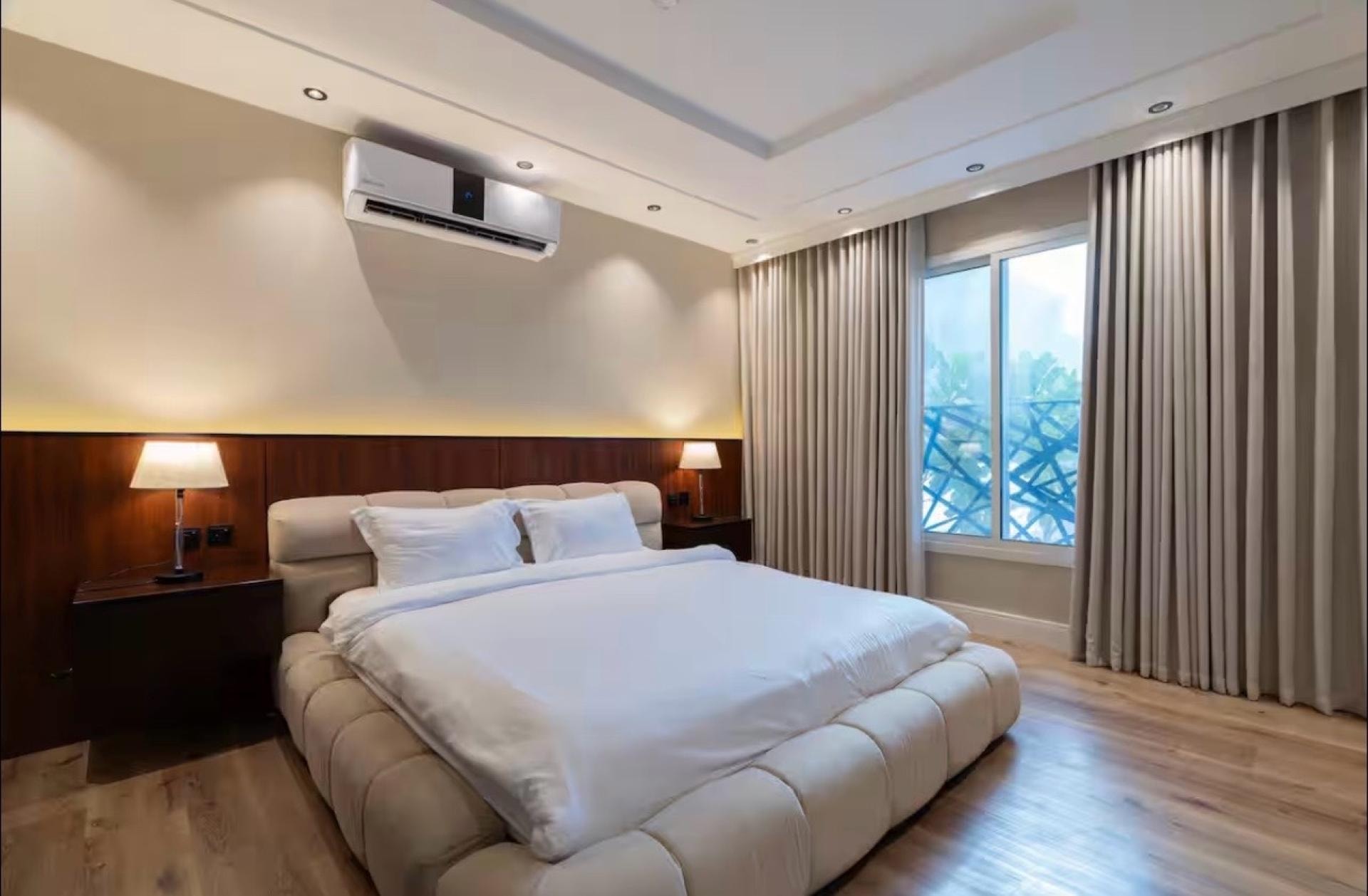 جناح بإطلالة على البوليفارد دخول ذاتي 7