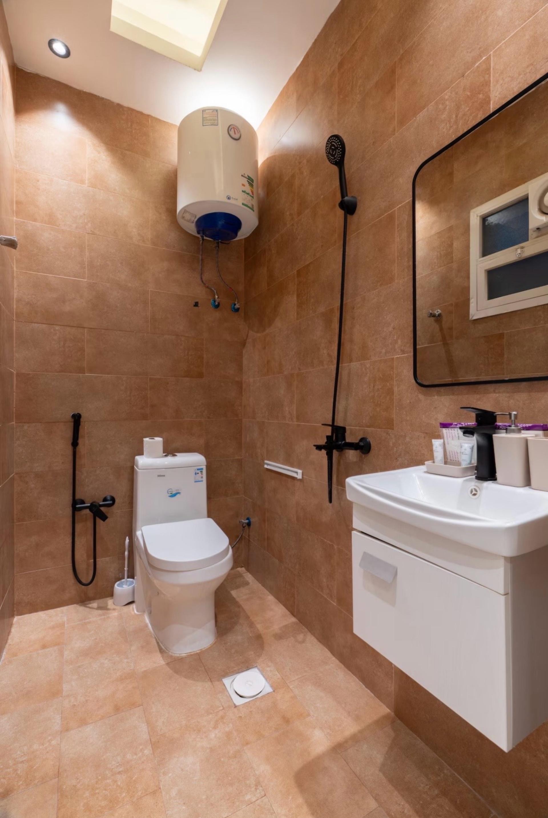 جناح بإطلالة على البوليفارد دخول ذاتي 9