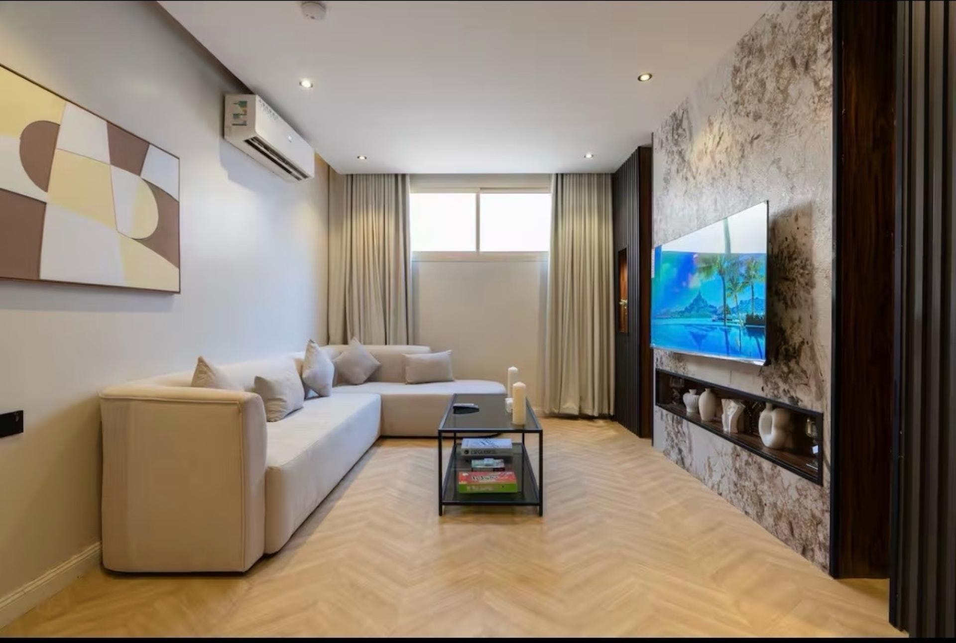 شقة بجاكوزي وإطلالة على البوليفارد 3