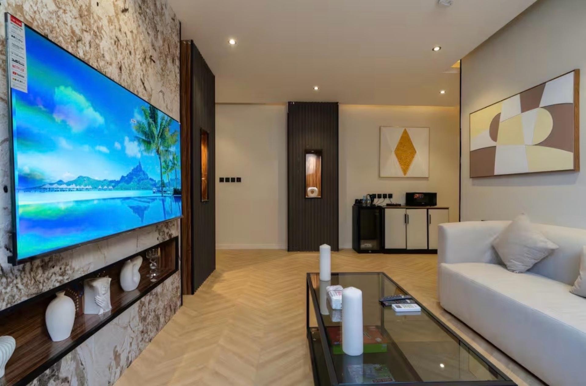 شقة بجاكوزي وإطلالة على البوليفارد 4