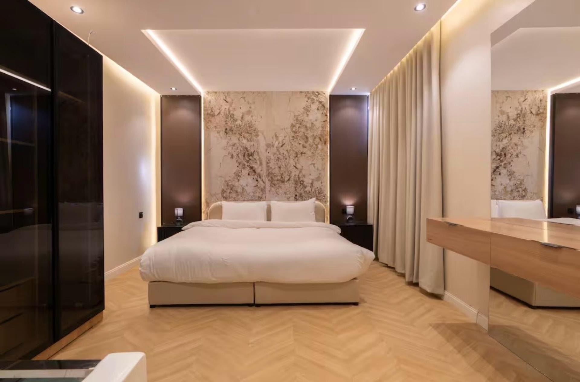 شقة بجاكوزي وإطلالة على البوليفارد 5