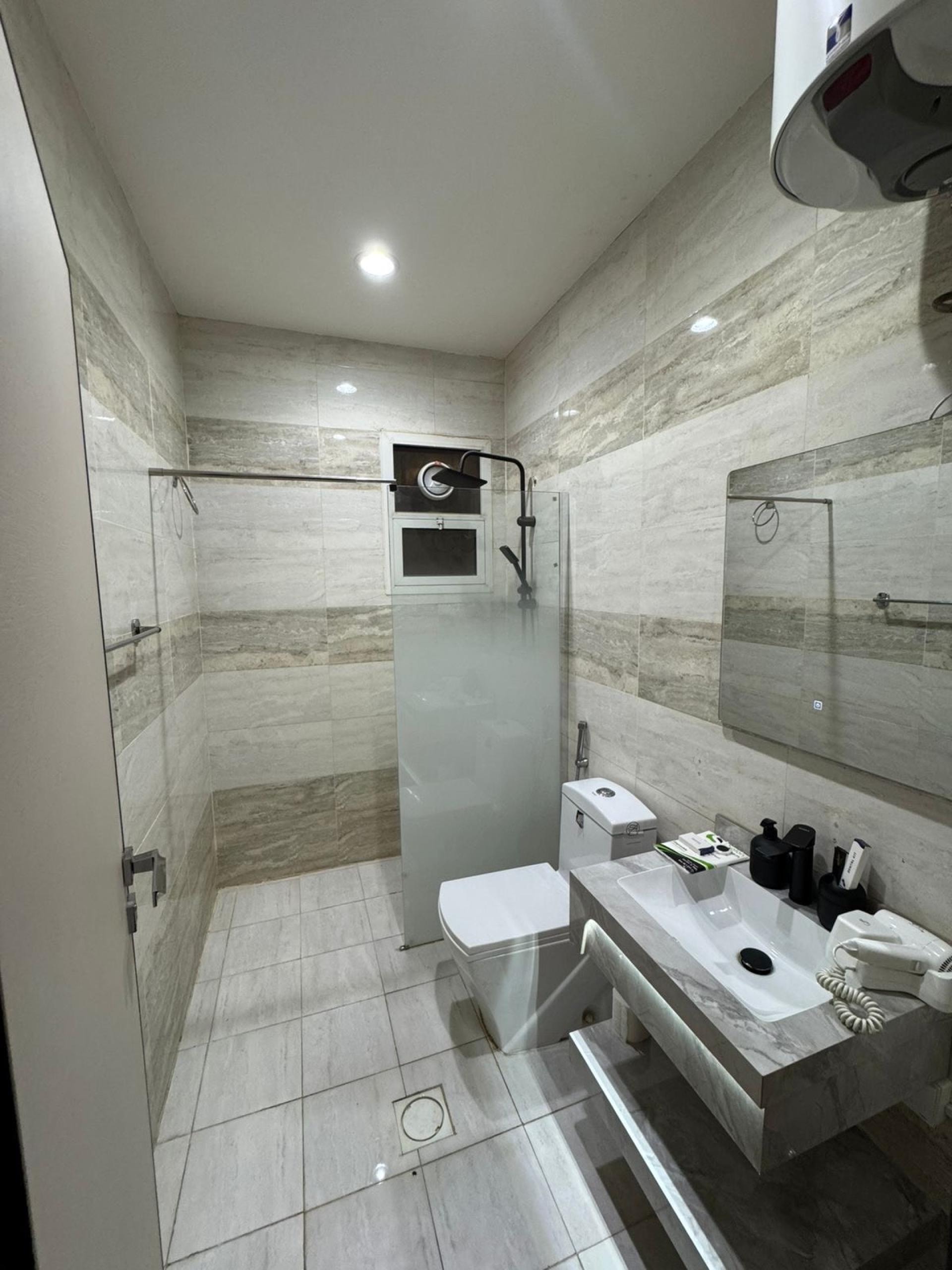 شقة بغرفة نوم وصالة 7