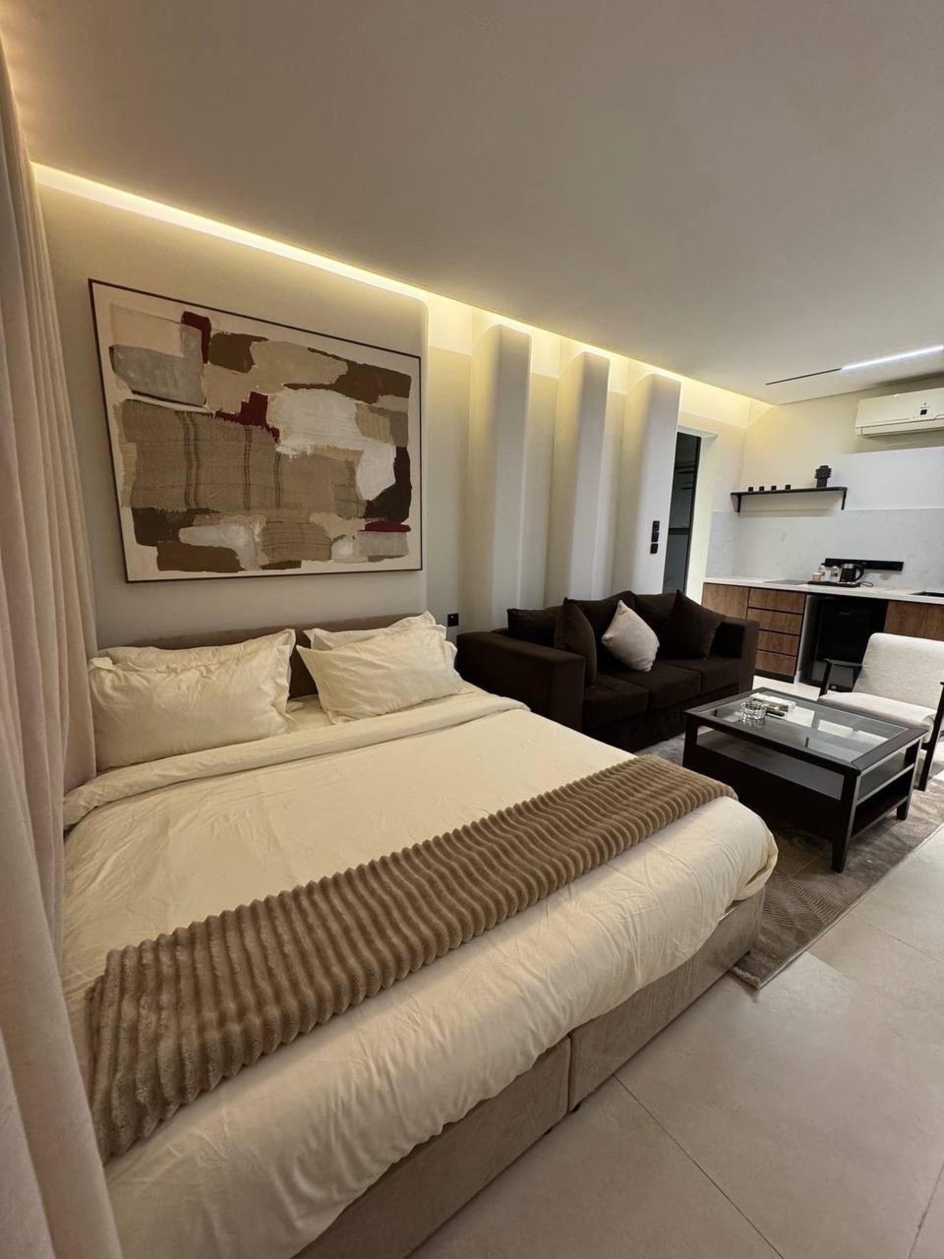 استديو واسع 4