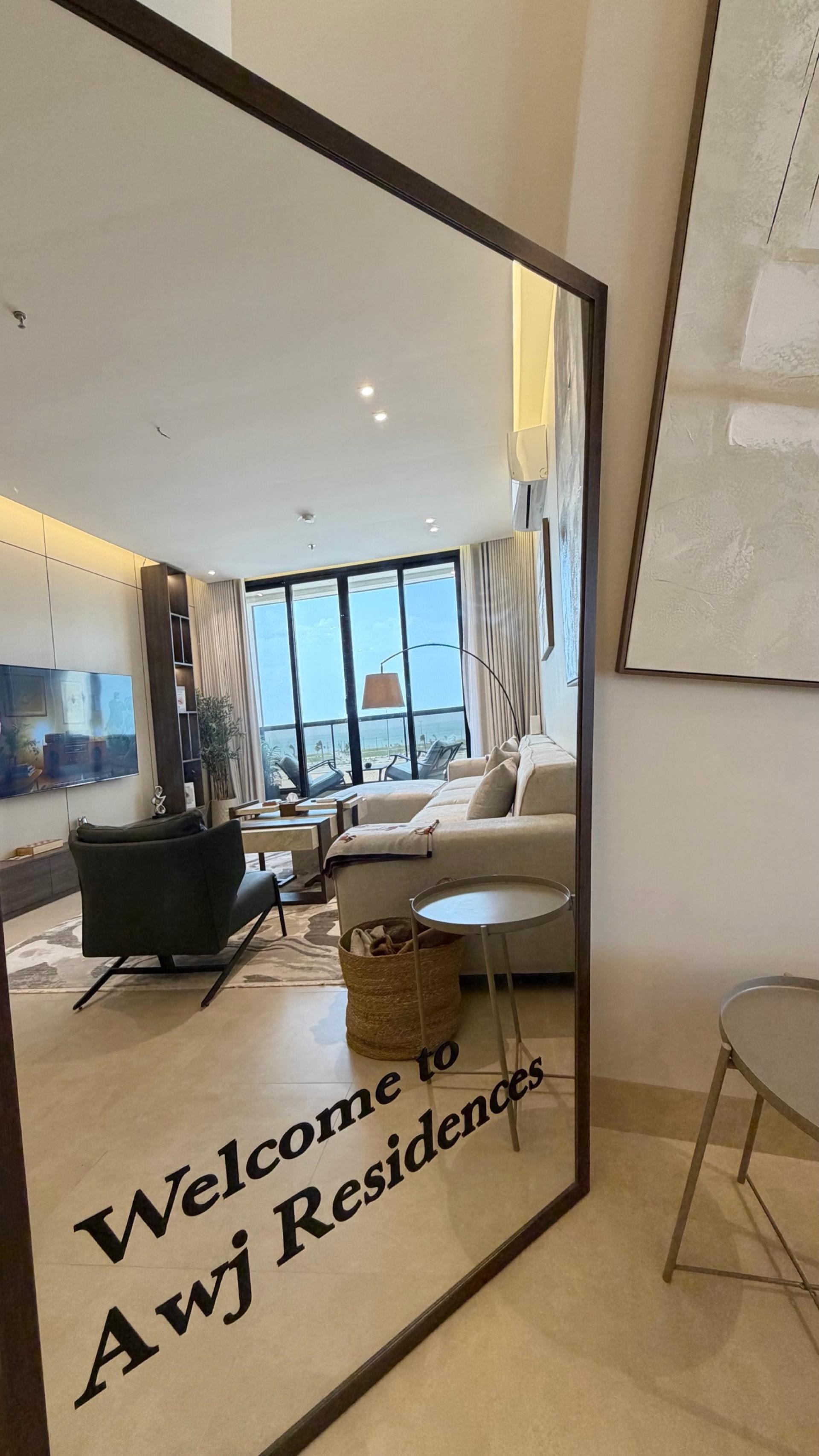 Panoramic Elegant Seaview 2BR Balcony 4