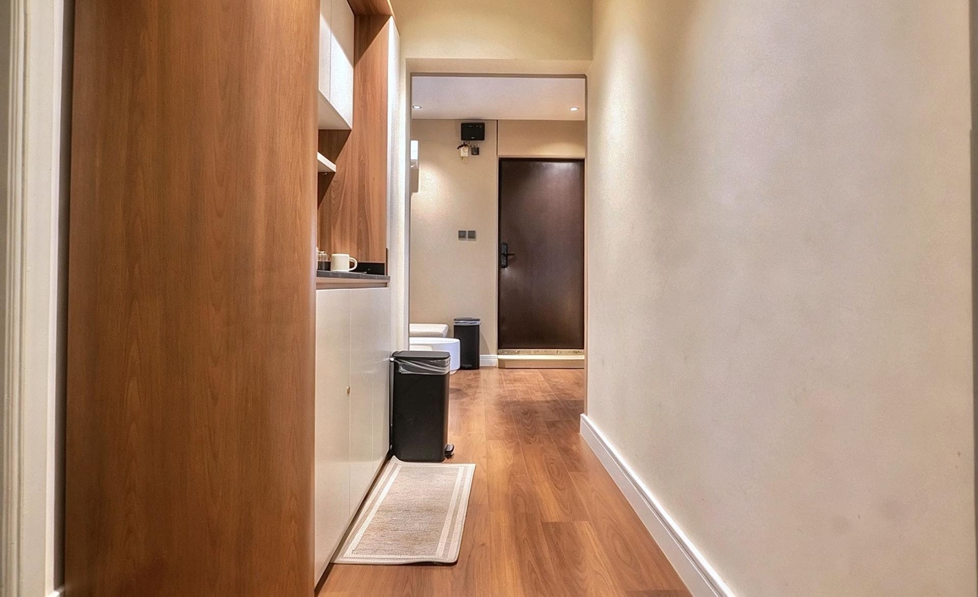 Executive Suite Private Entrance 9