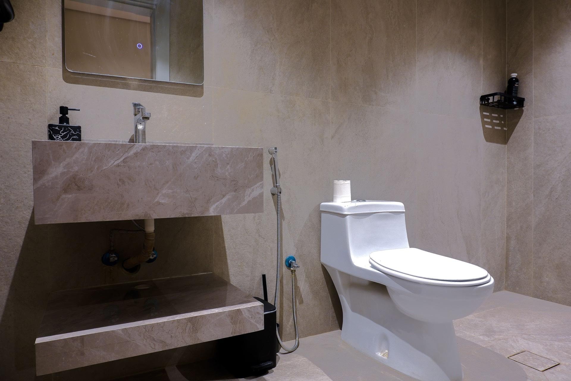 Executive Suite Private Entrance 10