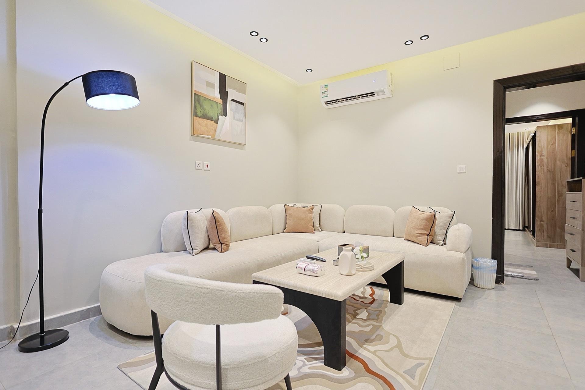 شقه بجلسه خارجيه, حي الازدهار, Riyadh 2