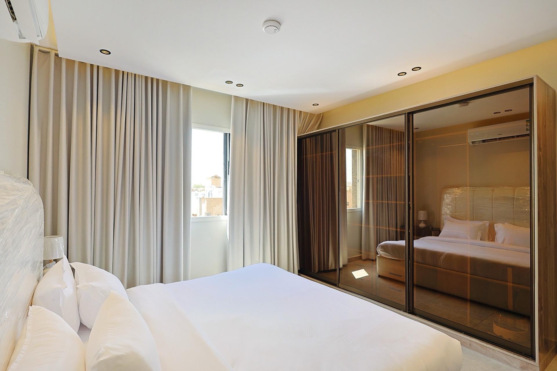 شقه بجلسه خارجيه, حي الازدهار, Riyadh 3
