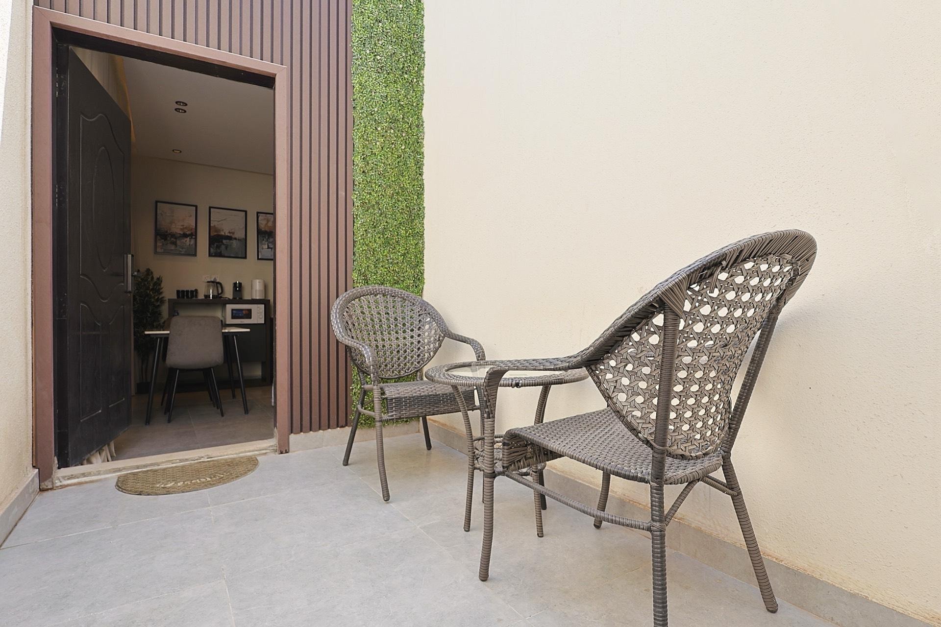 شقه بجلسه خارجيه, حي الازدهار, Riyadh 7