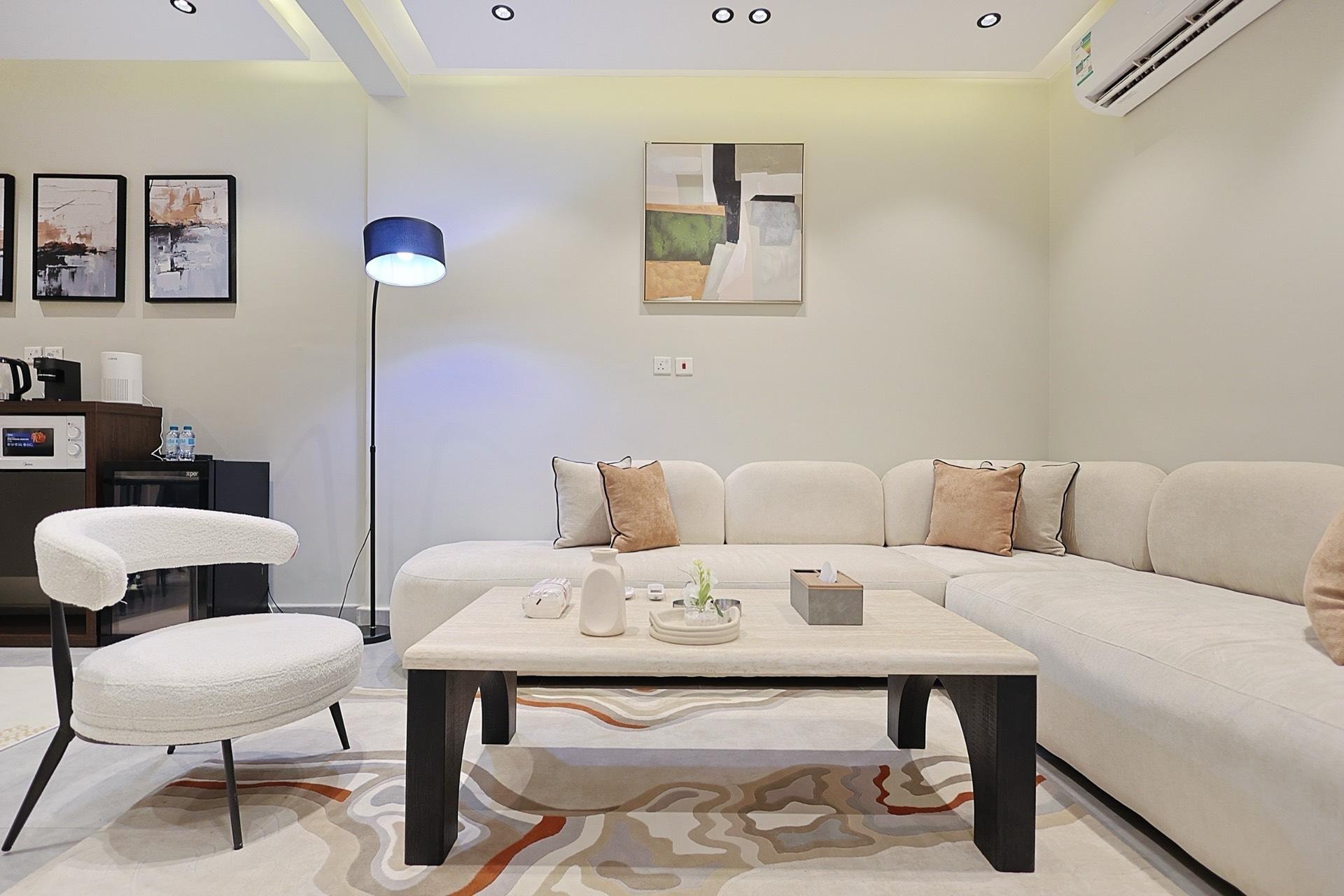 شقه بجلسه خارجيه, حي الازدهار, Riyadh 11