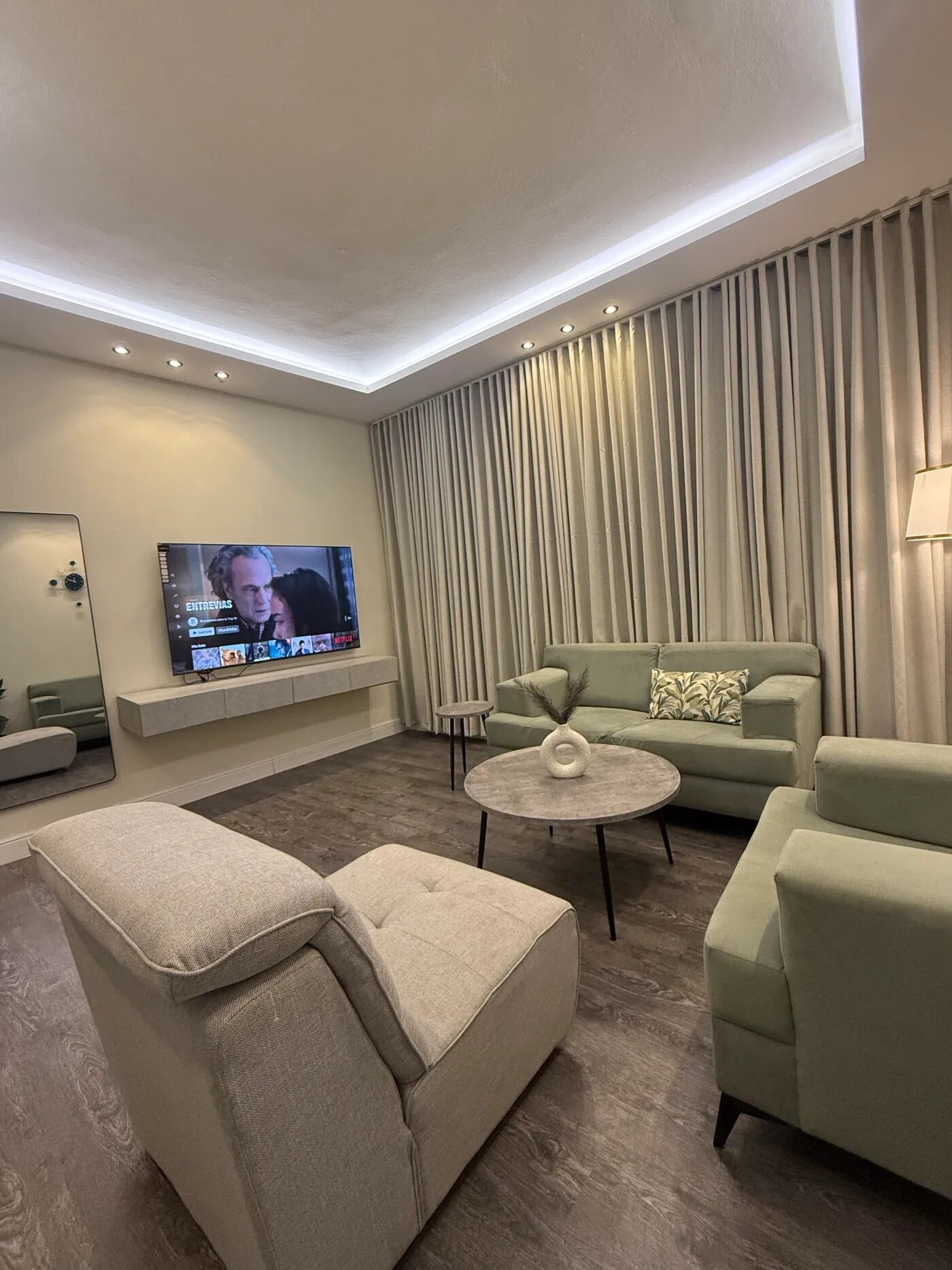 شقة بصالة وغرفة نوم دخول ذاتي 1