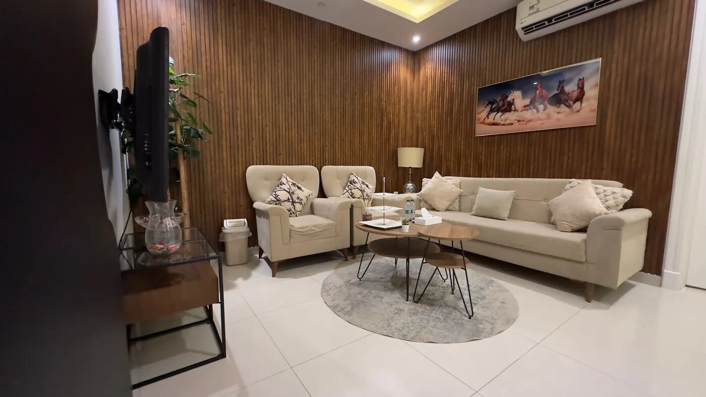 شقة بغرفة معيشة ونوم 1