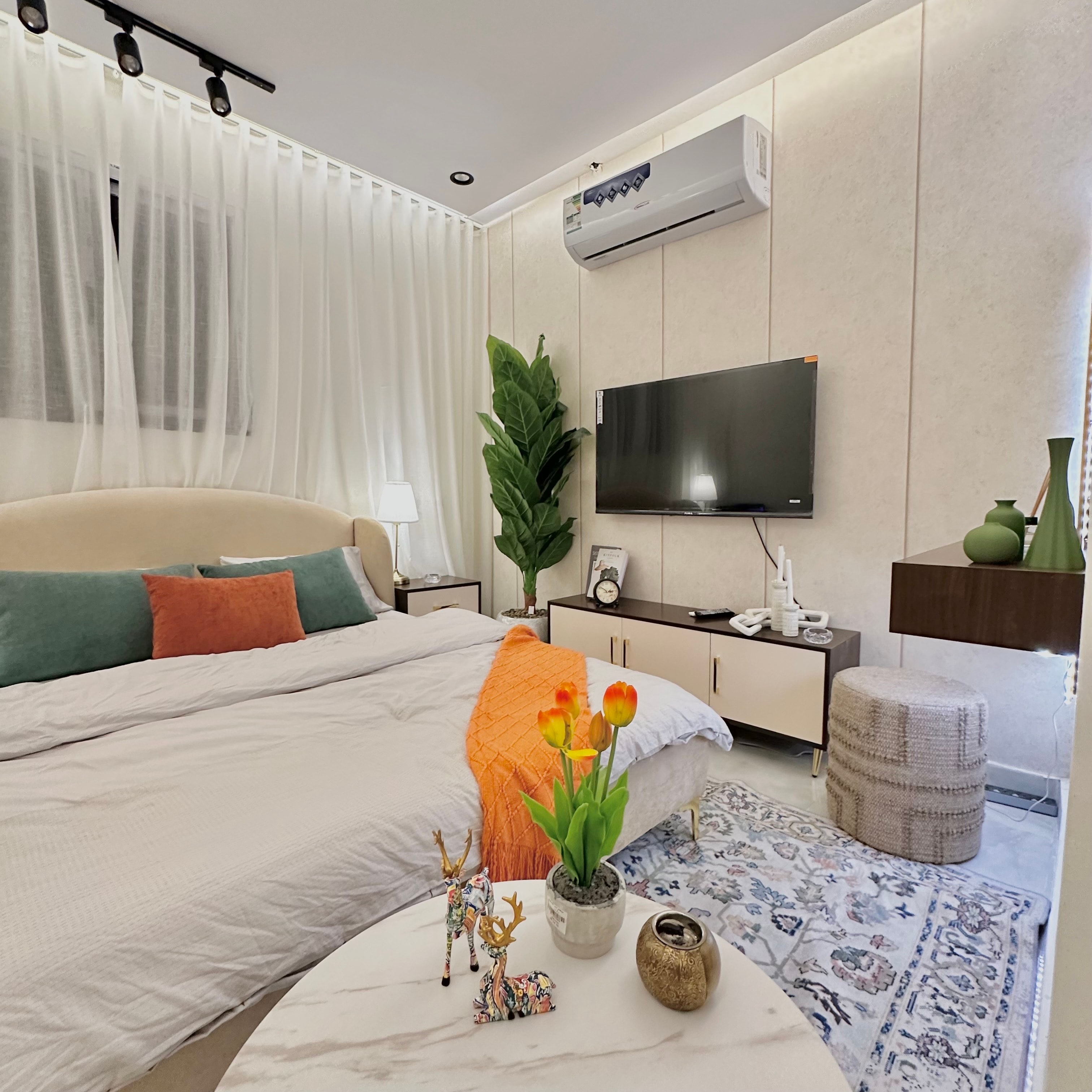 ستديو انيق دخول ذاتي 1