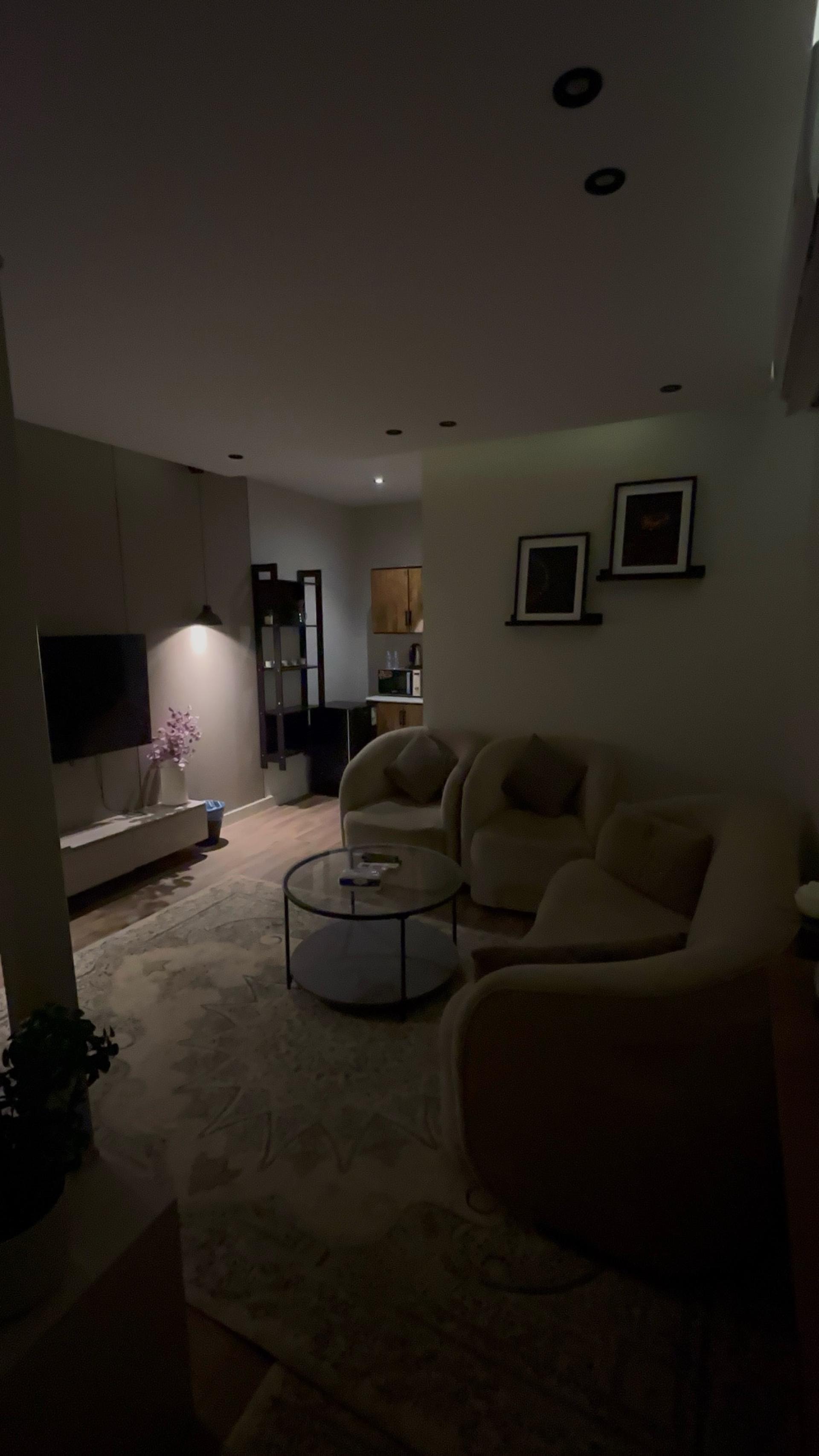 استوديو واسع انيق وهادئ 1