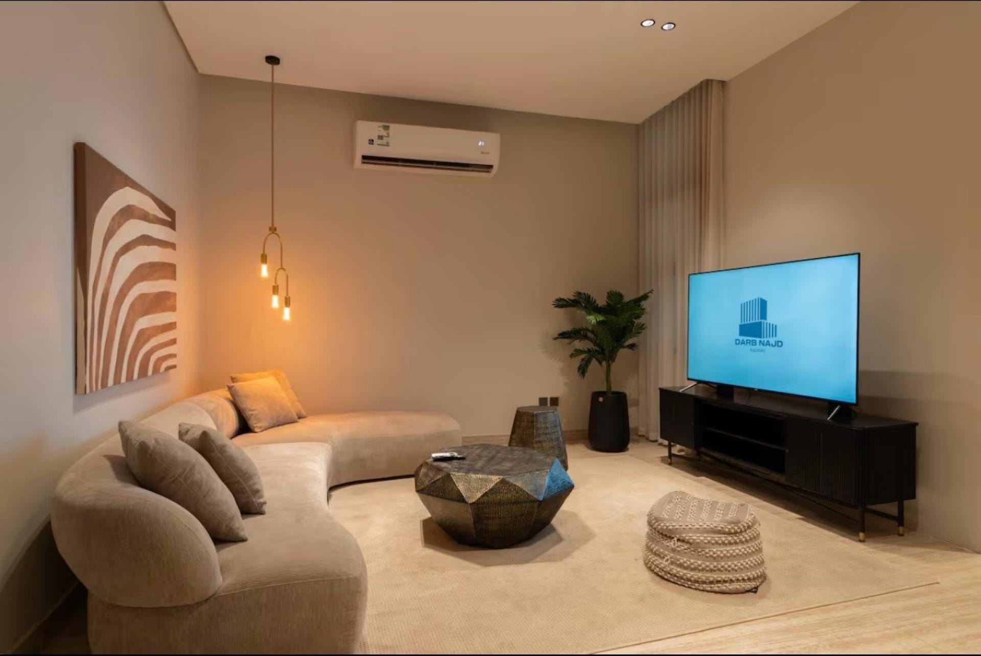 شقة فاخرة3 غرف نوم وجلسة خارجية 1