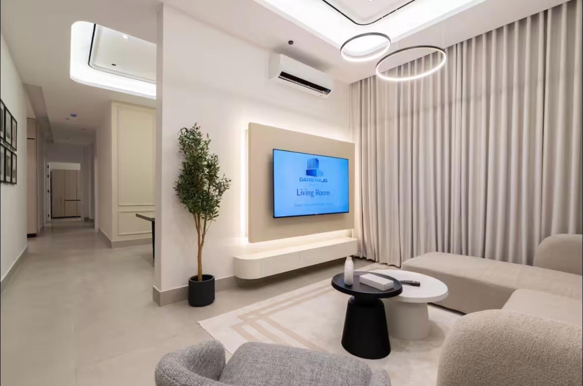 شقة فاخرة بغرفتين نوم وسينما منزلية 1